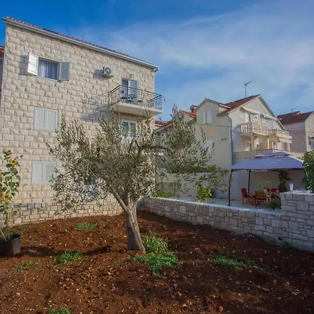 With A Parking Space Sutivan, Brac - 752 Apartment Sutivan