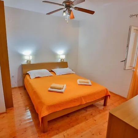 Apartment With A Parking Space Sutivan, Brac - 752 Sutivan