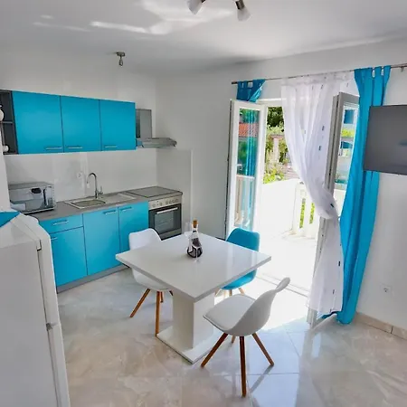 Apartment With A Parking Space Sutivan, Brac - 752 *