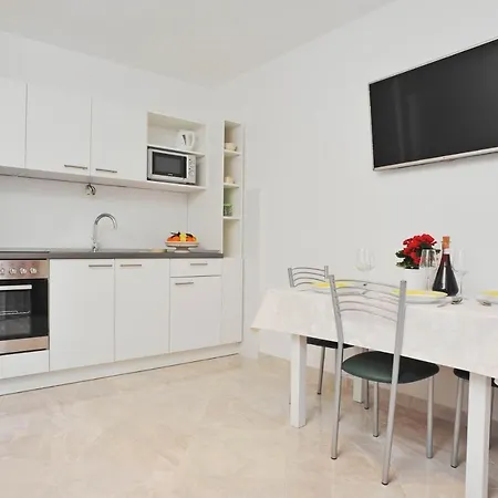 Apartment With A Parking Space Sutivan, Brac - 752