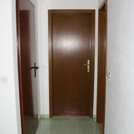 With A Parking Space Sutivan, Brac - 752 Apartment Sutivan