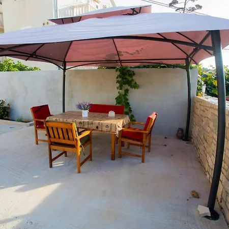 Apartment With A Parking Space Sutivan, Brac - 752 *