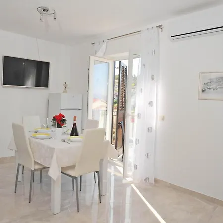 Apartment With A Parking Space Sutivan, Brac - 752 *