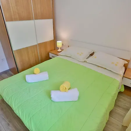 Apartment With A Parking Space Sutivan, Brac - 752 Sutivan