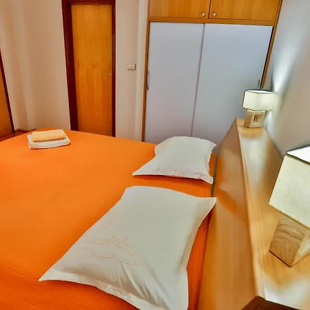 Apartment With A Parking Space Sutivan, Brac - 752