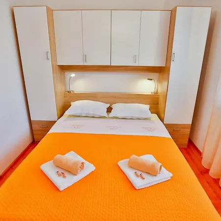 Apartment With A Parking Space Sutivan, Brac - 752