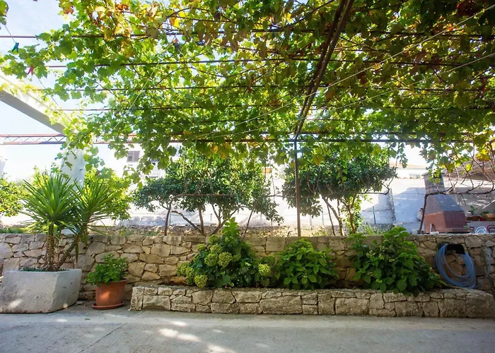 With Parking Space Sutivan, Brac - 752 * Sutivan