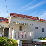 דירה With Parking Space Sutivan, Brac - 752 *
