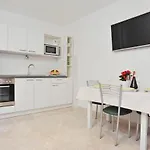 Διαμέρισμα With Parking Space Sutivan, Brac - 752