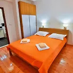 With Parking Space Sutivan, Brac - 752 סוטיבאן
