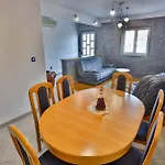 With Parking Space Sutivan, Brac - 752 * סוטיבאן