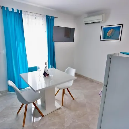 With Parking Space Sutivan, Brac - 752 Daire