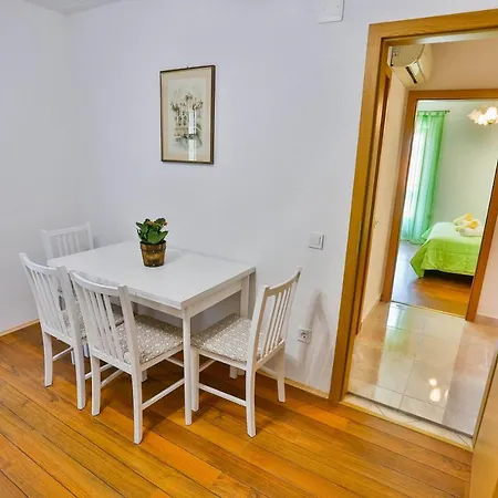 With Parking Space Sutivan, Brac - 752 Daire *